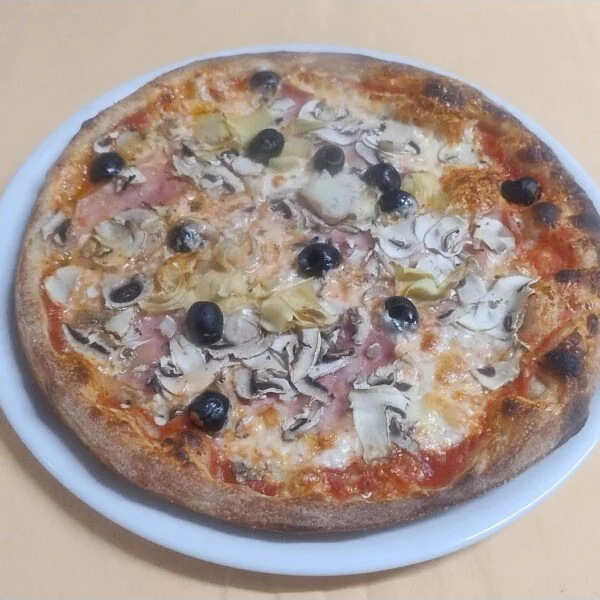 Pizza Capricciosa – La Pergola Nürnberg