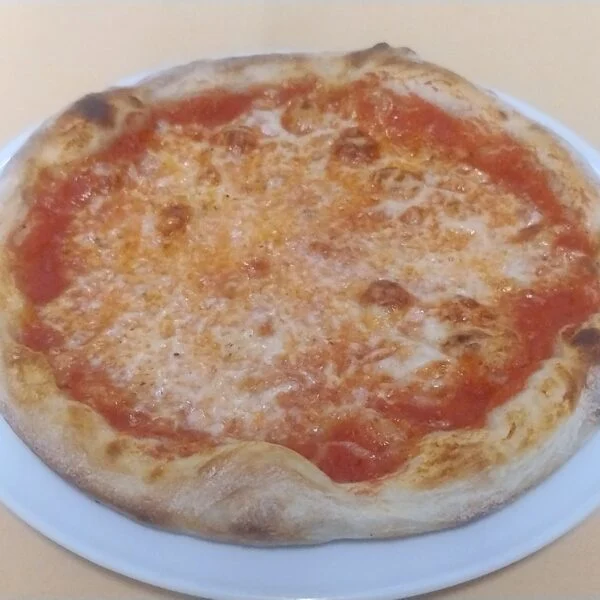 Pizza Margherita – La Pergola Nürnberg