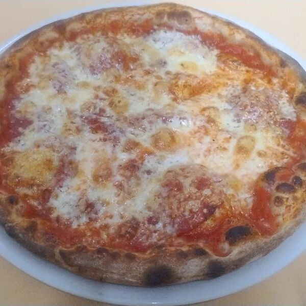 Pizza Salame – La Pergola Nürnberg
